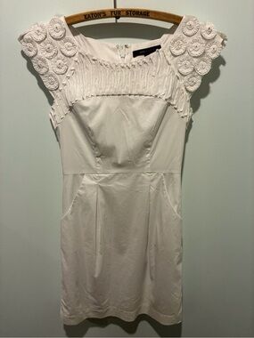 BCBGMaxazria Dorine White Cocktail Mini Dress Rosette Shoulder Size 0